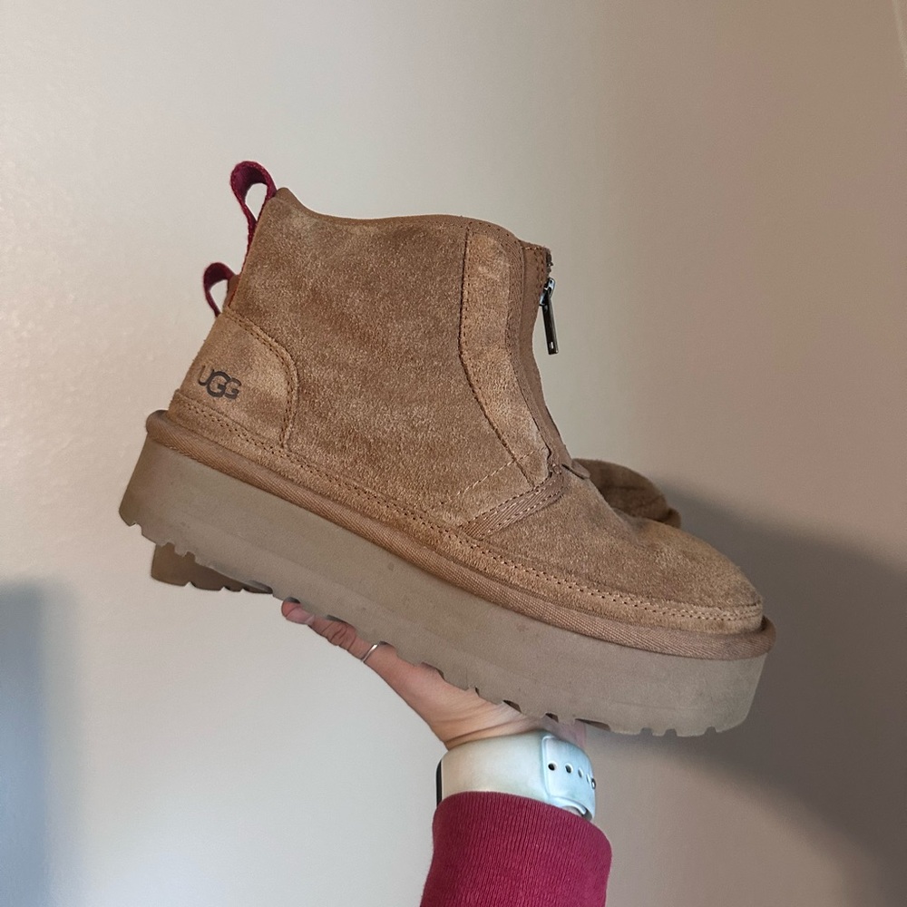 Ugg platform